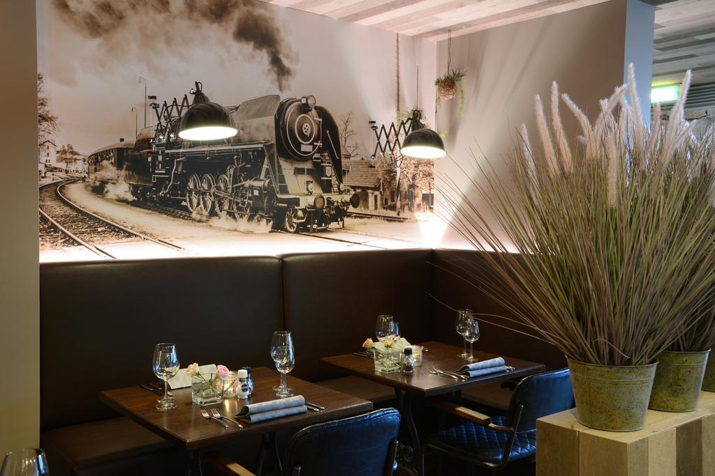 Hotel De Valk ファルケンスワールト エクステリア 写真