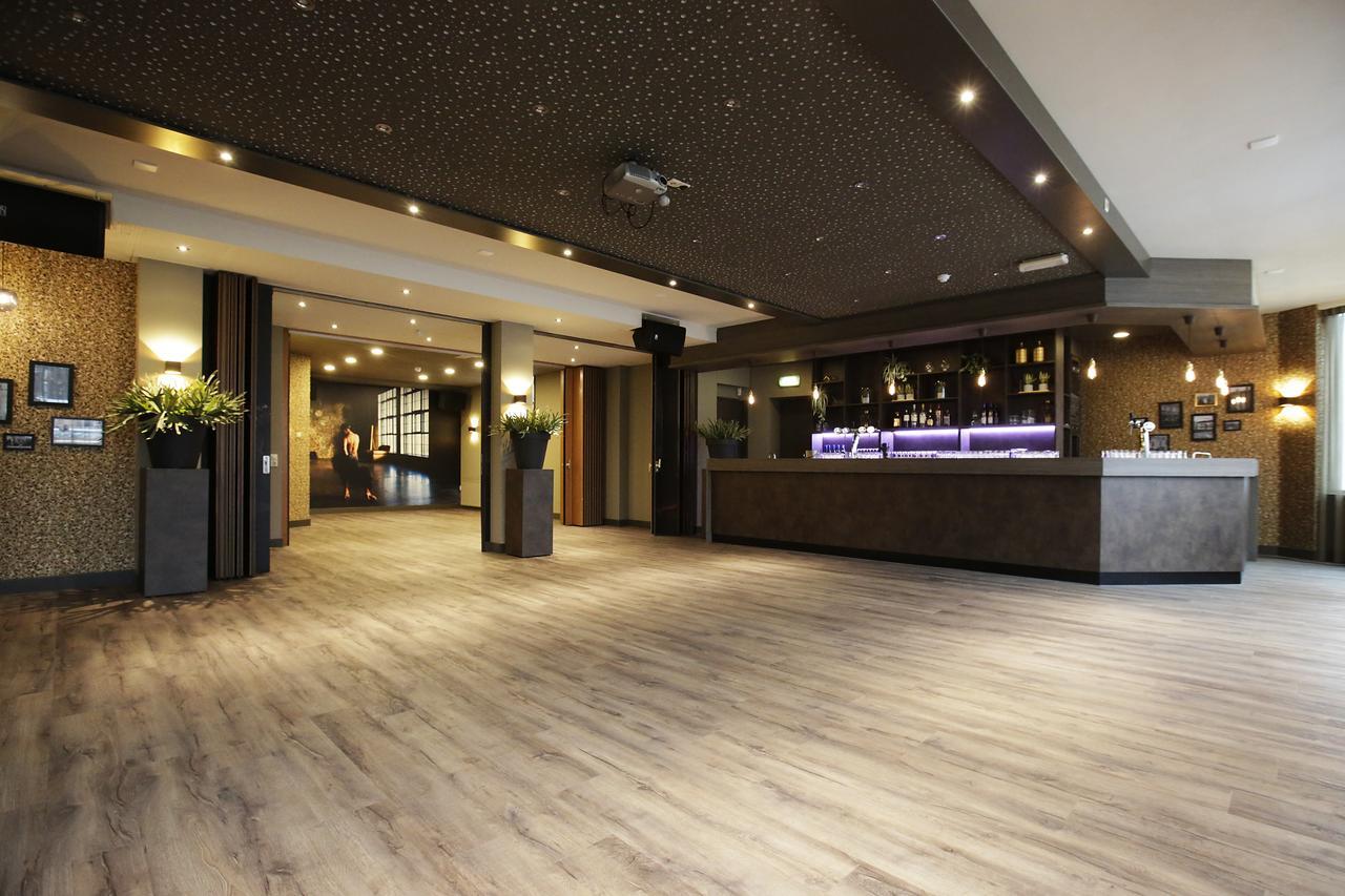 Hotel De Valk ファルケンスワールト エクステリア 写真