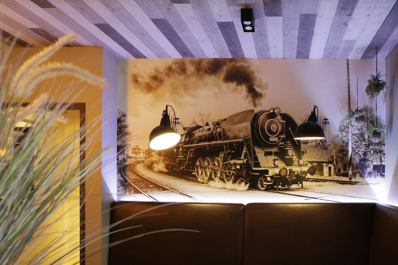 Hotel De Valk ファルケンスワールト エクステリア 写真